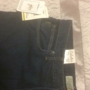 Cabelas Jeans